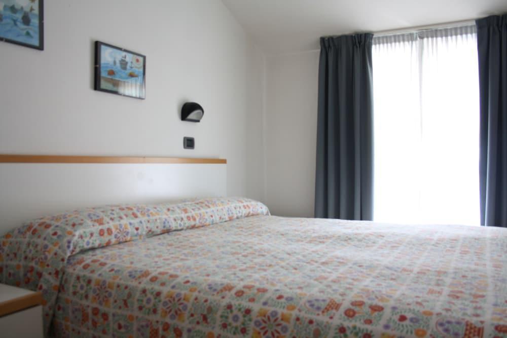 Hotel Villa Dei Gerani Rimini Ngoại thất bức ảnh