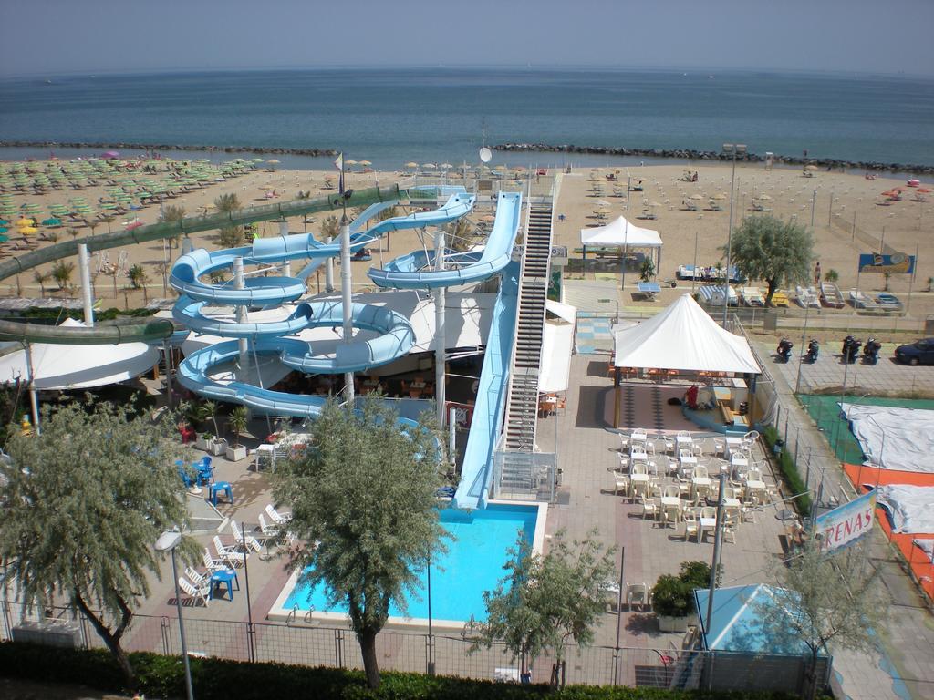Hotel Villa Dei Gerani Rimini Ngoại thất bức ảnh