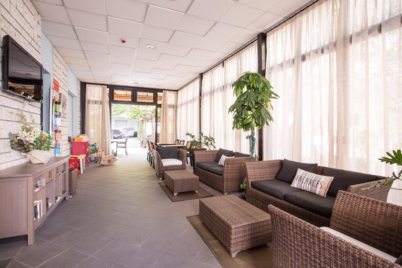 Hotel Villa Dei Gerani Rimini Ngoại thất bức ảnh