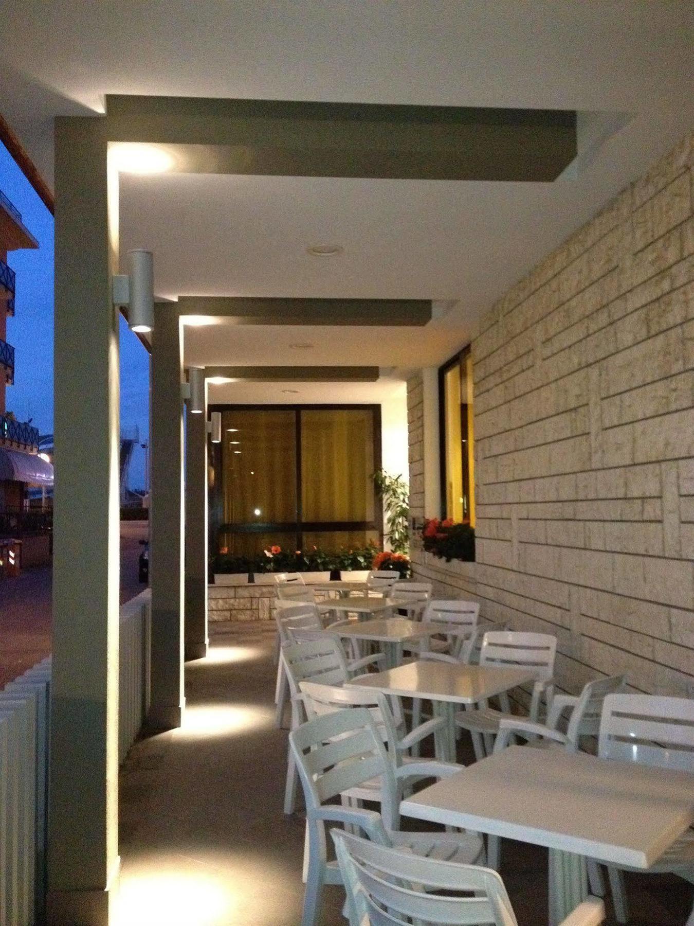 Hotel Villa Dei Gerani Rimini Ngoại thất bức ảnh