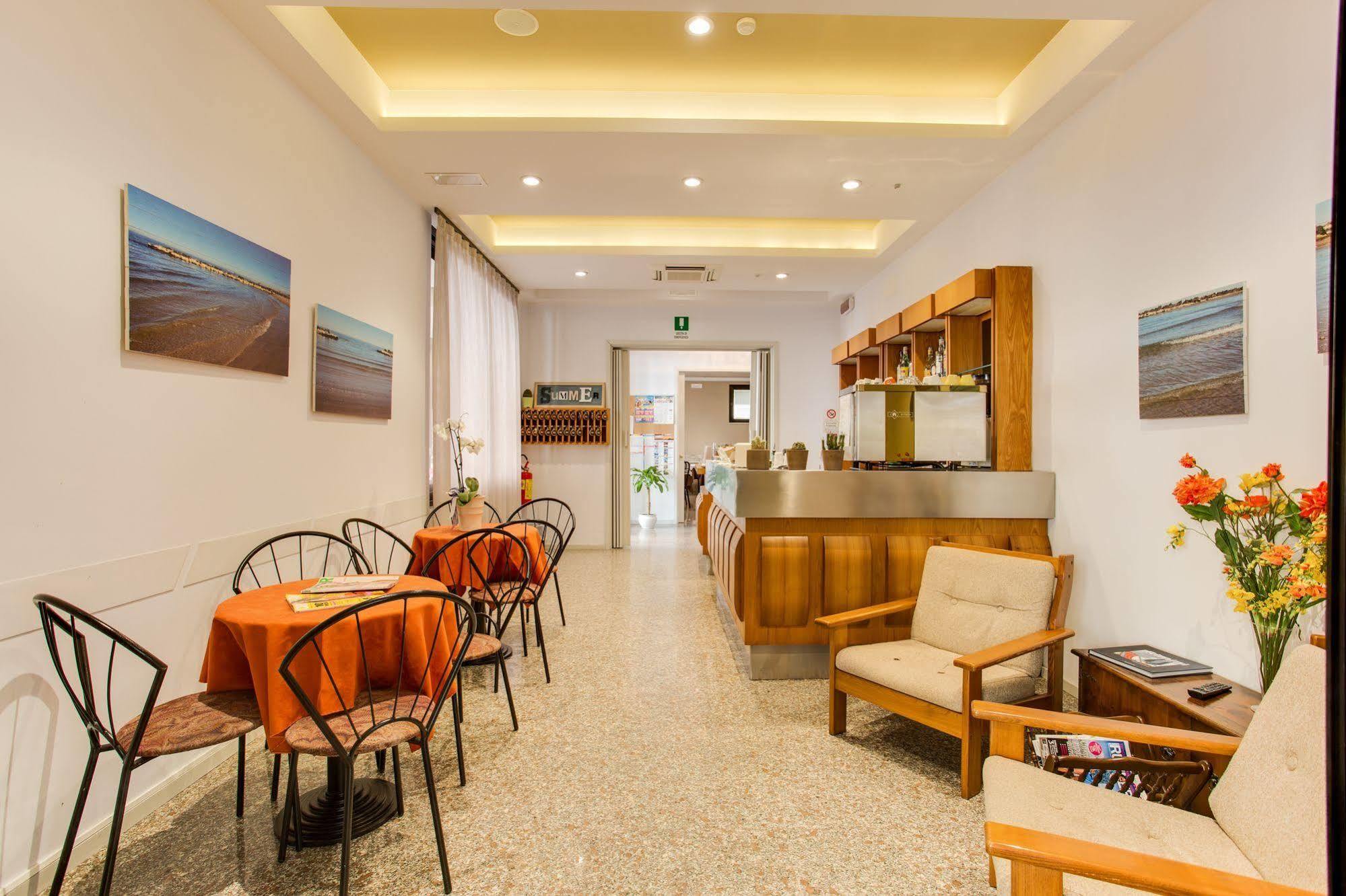Hotel Villa Dei Gerani Rimini Ngoại thất bức ảnh
