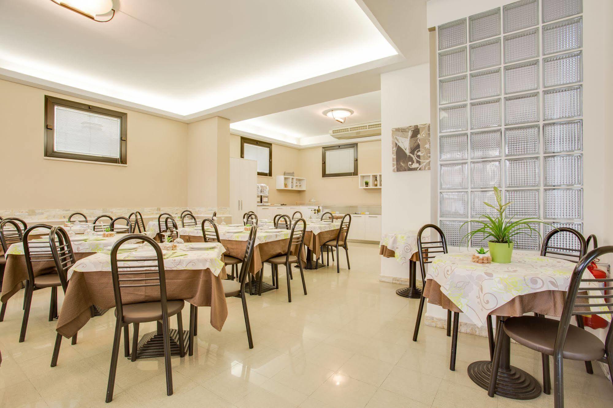 Hotel Villa Dei Gerani Rimini Ngoại thất bức ảnh