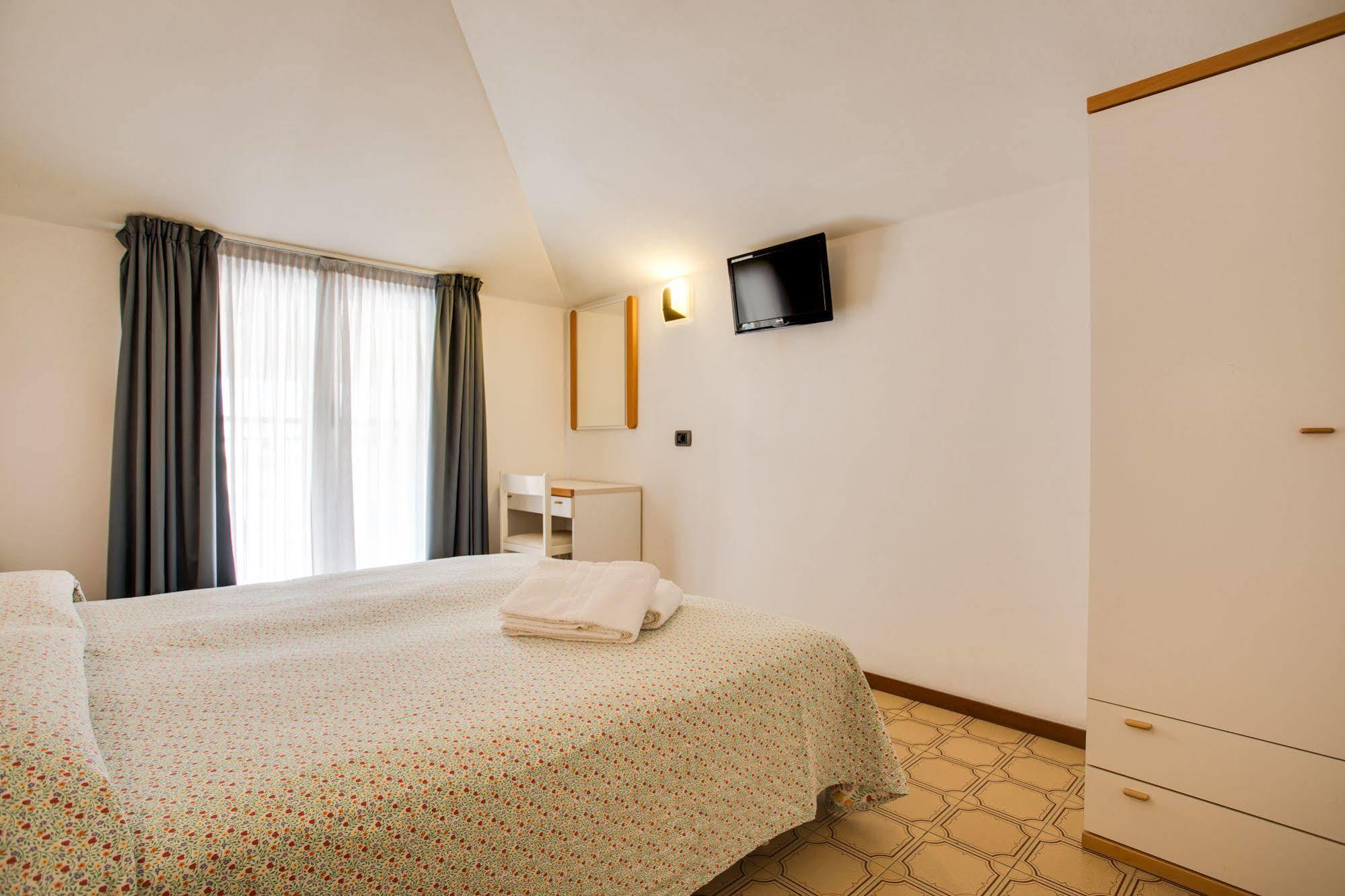 Hotel Villa Dei Gerani Rimini Ngoại thất bức ảnh