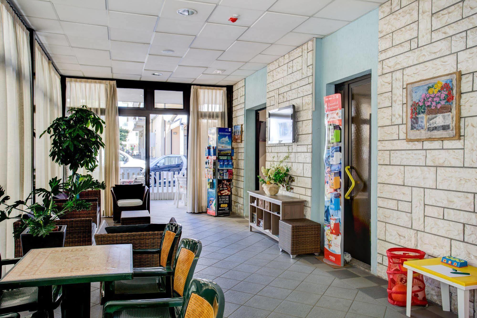 Hotel Villa Dei Gerani Rimini Ngoại thất bức ảnh