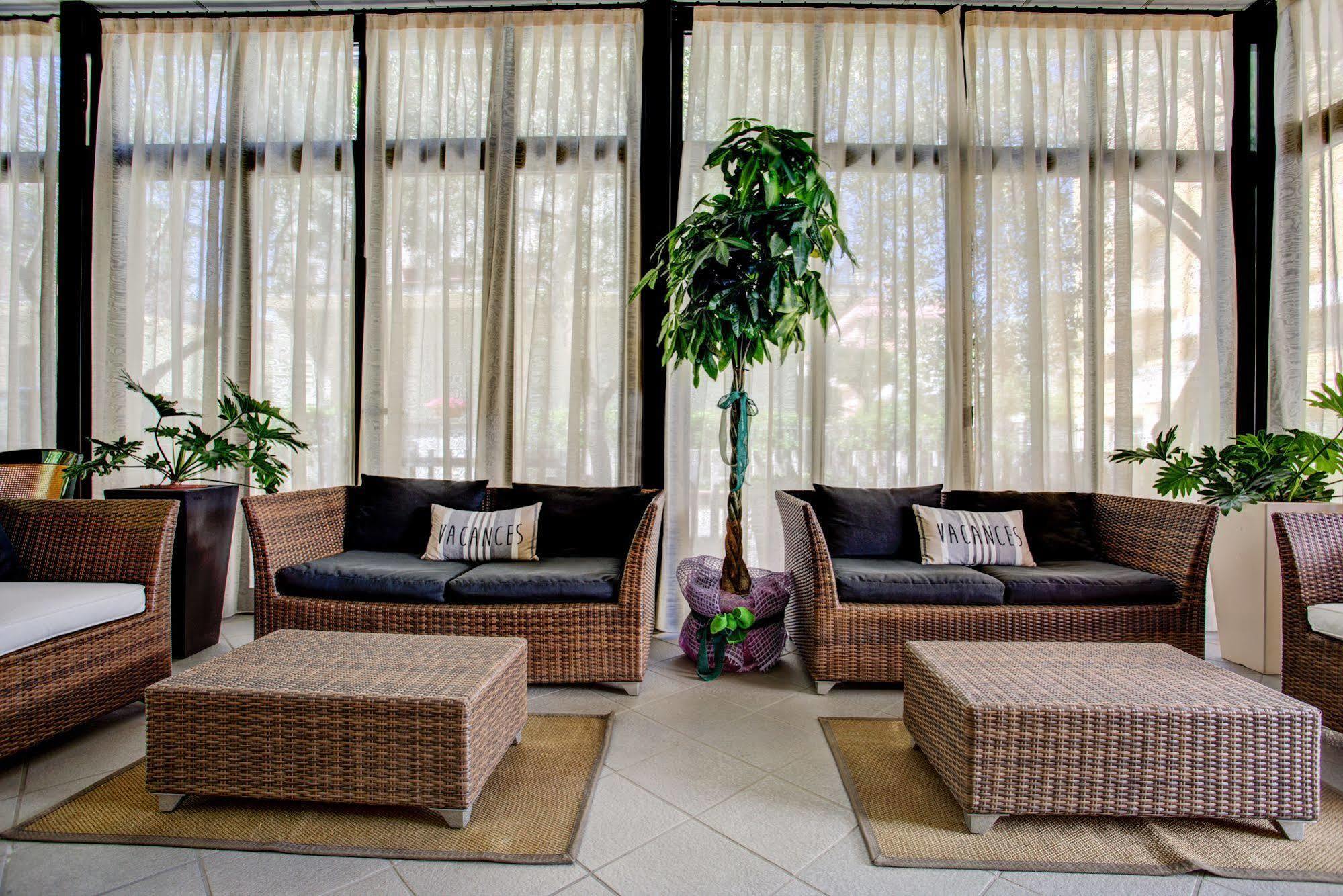 Hotel Villa Dei Gerani Rimini Ngoại thất bức ảnh